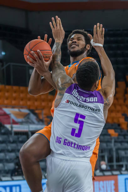 差距悬殊 差距悬殊